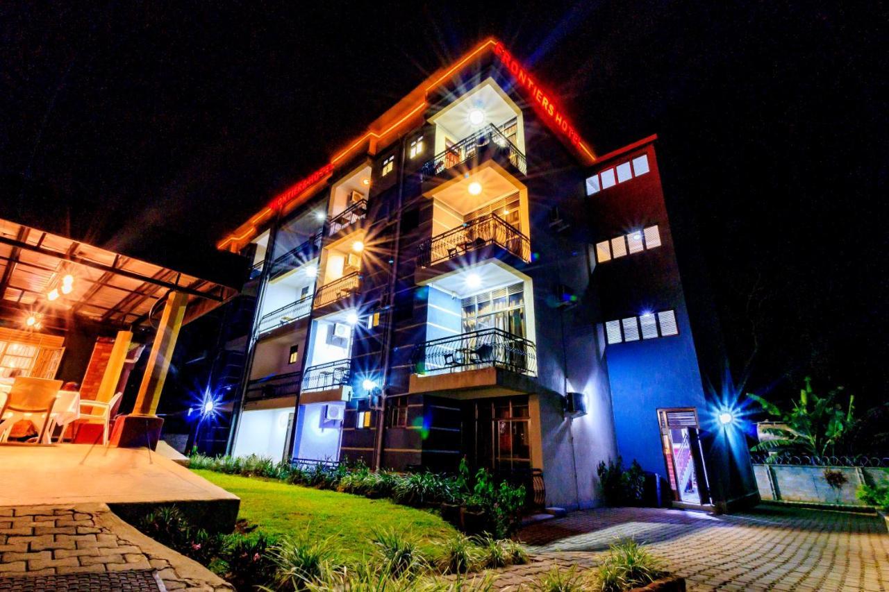 Frontiers Hotel Ентебе Екстериор снимка