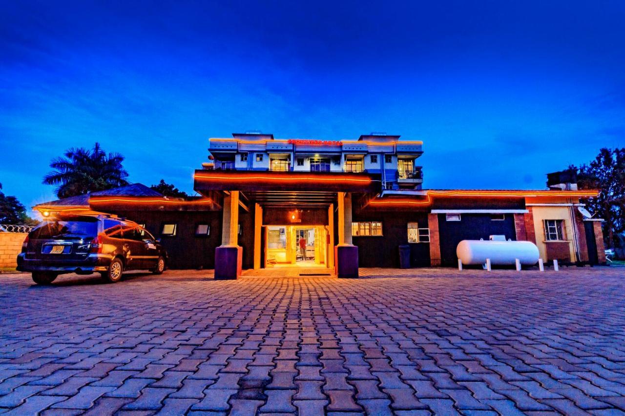 Frontiers Hotel Ентебе Екстериор снимка